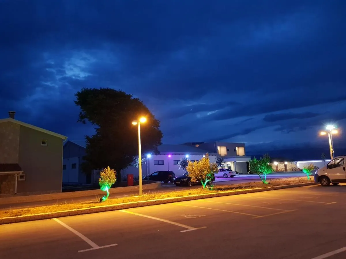 Hotel Diamond Nin Pensión
