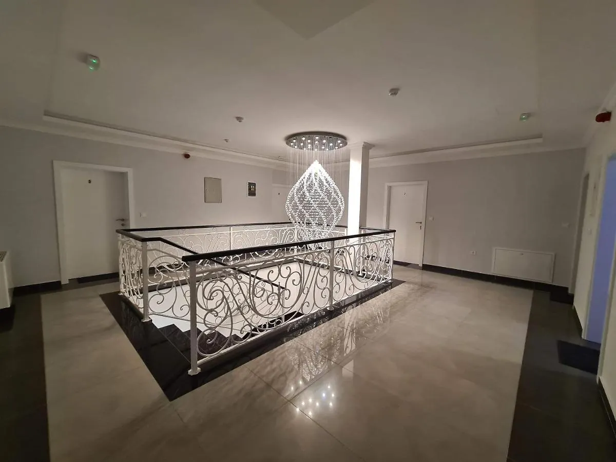Hotel Diamond Nin Pensión